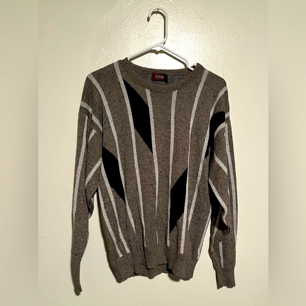 Atrium Vintage Black And Gray Sweater